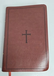 CSB Large Print Personal Size Reference Bible, Brown LeatherTouch, Indexed, Red - Foto 1 di 5