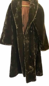 Michael Alexis ladies Faux fur coat size 46 Inches. Pre Owned - Picture 1 of 4