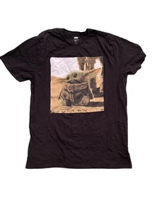 Old Navy Baby Yoda T Shirt Disney Mens Medium Grogu Star Wars Mandalorian Black - Picture 1 of 4