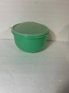 Vintage Tupperware Salatbehälter mit Erdspieß & Deckel - 3-teiliges Set EUC - Bild 1 von 3