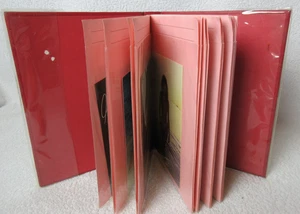 Glamour & Celebrity Postcard Album incl Caprice, Jenny McCarthy, Beyoncé, Kylie - Picture 1 of 9