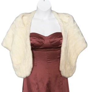 Evening Faux Rabbit Fur Stole Wrap Shrug Ivory Wedding Bride Glam Pockets 1 Size - Picture 1 of 6