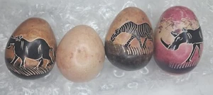 4 uova di roccia dipinte con disegni animali africani rinoceronte, ippopotamo, zebra e bianco 2,5"ish - Foto 1 di 11