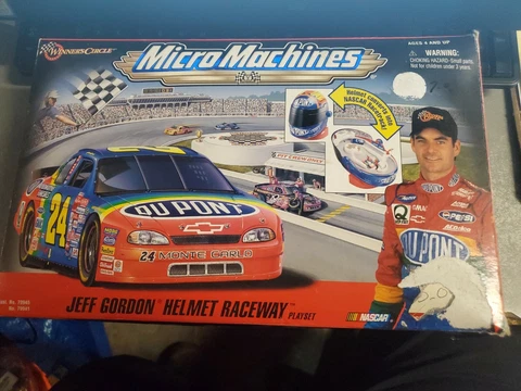 MICRO MACHINES JEFF GORDON HELMET RACEWAY PLAYSET W/ Box, Free Shipping Cover