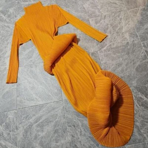 Timesale ISSEY MIYAKE PLEATS PLEASE Shirt & Skirt 2set Yellow from Japan - Picture 1 of 5