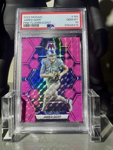 2023, mosaico Jared Goff rosa fluorescente /10 PSA 10 - Foto 1 di 5