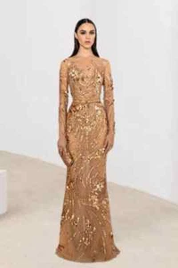 NWT Designer Oak Bluff Embellished Gown Size FR 44 - Picture 1 of 6