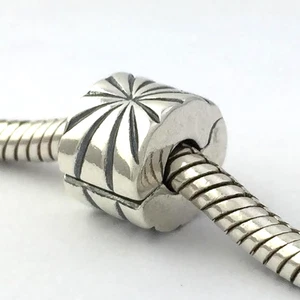 Authentischer PANDORA Sunburst Clip Sterlingsilber Clip Charm, nicht mehr produziert, 790210 - Bild 1 von 1