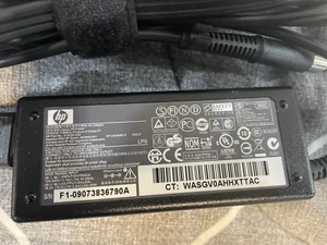 Original HP Laptop Ladegerät Netzteil 519329-002 463958-001 getestet funktioniert.  - Bild 1 von 3