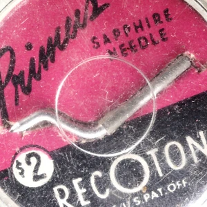 NOS Vintage Recoton Primus Sapphire Phonograph Setscrew Kniebeugen Nadel - Bild 1 von 3
