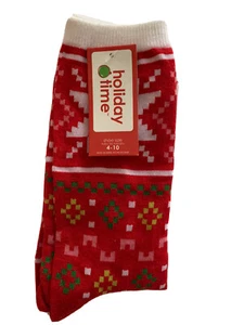 NWT, Holiday Time Women’s Christmas Red Geometric Floral Crew Socks Size 4-10 - Picture 1 of 2