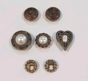 Vintage filigrane Knöpfe und Manschettenknöpfe gold kupferfarben Perle rund Herz - Bild 1 von 9