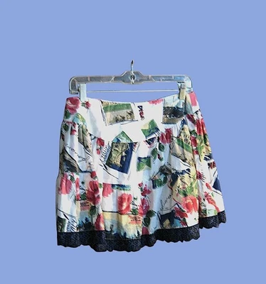Falda escénica con estampado de rosas con niveles y ribete de encaje Burnout; falda Angie talla pequeña Foto 1 de 4