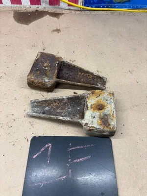 1980-1996 F150 F100 9" 8.8 REAR AXLE 2" LIFT BLOCKS LEAF SPRING SPACERS WEDGES 2 - Image 1 of 4