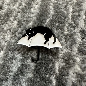Enamel Pin Cat Black Kitten White Umbrella Funny Brooch Cat Lady Gift Backpack - Picture 1 of 4