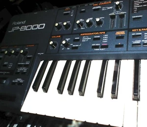 Roland Synthesizer JP 8000 - Picture 1 of 4