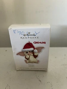 2011 Hallmark Keepsake Ornament Gizmo In Santa Hat Gremlins - Picture 1 of 2