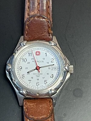 Reloj Wenger Mujer 14mm De Colección Con Fecha y Hora Militar Cuero Marrón Batería Nueva Foto 1 de 4