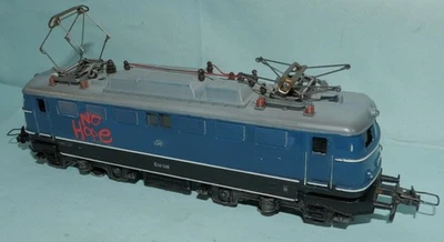 Trix Express 2243 DB E10 138 Metall blau m. Graffiti - Bild 1 von 3