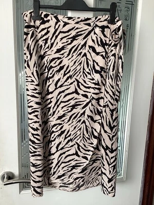New Look Cream Black Animal Print Wrap Over Around Skirt Size 12 - Image 1 of 4