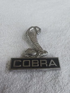 NOS 1968 FORD MUSTANG SHELBY GT-350 GT-500 FRONT FENDER EMBLEM NAMEPLATE  - Foto 1 di 6