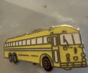 "Pin de solapa esmaltada en tono dorado de 1"" de largo para autobús escolar amarillo vintage, nuevo en stock" - Imagen 1 de 7