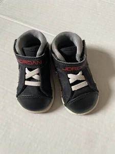 Pre-owned Jordan Black Sneakers Size 4C - Picture 1 of 5