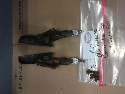 Oldsmobile 88 1967 convertible abrazaderas de cierre superior conjunto 2 - OEM  Foto 1 de 4