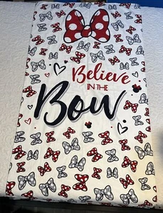 Minnie Mouse “Believe In The Bow” Towel 33x63 - Picture 1 of 7