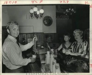 1969 Pressefoto Gönner im Jersey Lily Saloon in Langtry, Texas - hca68328 - Bild 1 von 2