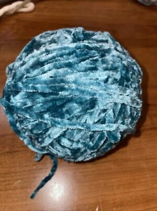 Bernat Yarn VELVET - 32005 Velveteal - 10.4 Oz Ball (no label) - Picture 1 of 2