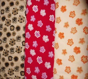 Tessuto non tessuto (€21/m²) 30 cm applicato fantasia floreale pile largo 1,5 m - Foto 1 di 4
