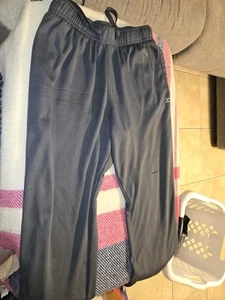 Sporthosen der Marken Xersion und Russell Jungen XL Paket 2 - Bild 1 von 14