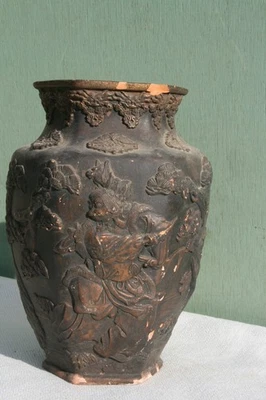 ancien vase en terre cuite d'asie. - Photo 1/4