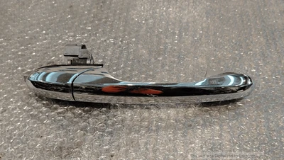 735694907 Maniglia porta ant. DX FIAT 500 (3P) C 1.2 Cbr 2p/b/1242cc - Immagine 1 di 4