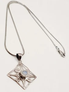 Collana Vintage Argento Rombo Stilizzato Pietra Luna Nodo Strega Celtica Trinità - Foto 1 di 9