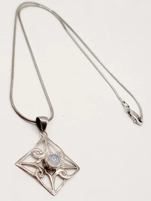 Collana Vintage Argento Rombo Stilizzato Pietra Luna Nodo Strega Celtica Trinità - Immagine 1 di 4