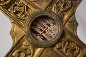 ⭐ RAR Französisches Antikes Reliquienkreuz 19. Jh., Bronze Kruzifix mit Heiligenreliquien⭐ - Bild 1 von 11
