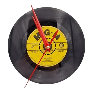 Handmade 7" Record Clock - Sandy Posey Born A Women / Caution To The Wind - Picture 1 of 3