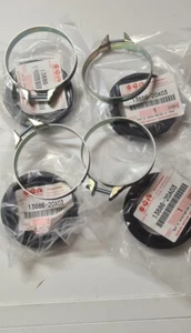NOS OE SUZUKI RG 500 GAMMA RING JOINT AIR INTAKE AND CLIP pcs 8 - Foto 1 di 1