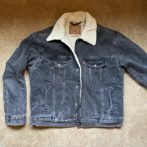 Levi's Premium schwarz Vintage Boxy Fit Sherpa gefüttert Denim Trucker Jacke Medium - Bild 1 von 11