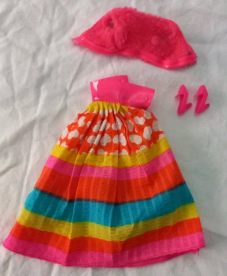 BARBIE OUTFIT ORIGINALE: ANNO 1972, #3492 " FLYING COLORS" TRE PEZZI - Immagine 1 di 4