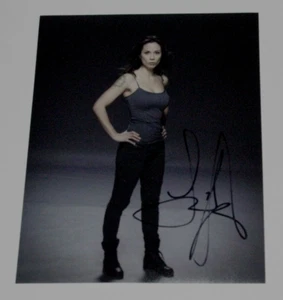 LEXA DOIG SEXY!! SIGNED COLOR 8x10 PHOTO "ANDROMEDA" "ARROW" "CONTINUUM" - Picture 1 of 1