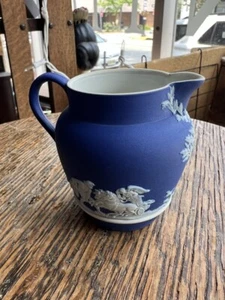 De Colección Wedgwood Jasperware Porcelana Portland Azul Mini Crema Ewer Inglaterra Raro - Imagen 1 de 9