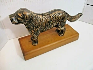 Cascanueces de bronce 10,5 pulgadas (26,7 cm) perro retriever sobre base de madera pesado Art Deco - Imagen 1 de 12