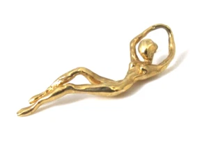 Vtg. 14K Yellow Gold Three Dimensional Reclining Nude Woman Pendant 2.80 Grams - Picture 1 of 12