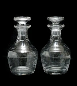 A RARE PAIR OF ANTIQUE GEORGE V STUART CUT GLASS BULBUS DECANTERS 900 ML - Picture 1 of 12