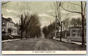 Fayette Missouri ~ S Main Street ~ Wohnhaus ~ Baum gesäumte Feldstraße ~ um 1910 Postkarte - Bild 1 von 2