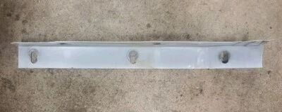 Soporte de soporte para guardabarros 84-96 Jeep Cherokee/Comanche OEM Foto 1 de 4