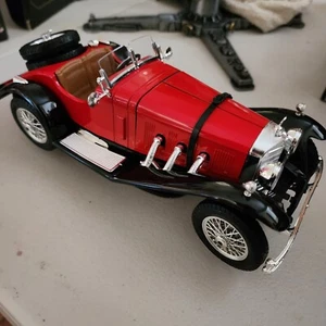 BURAGO 1:18 SCALE MERCEDES BENZ SSK 1928 RED DIECAST MODEL CAR UNBOXED - Picture 1 of 4